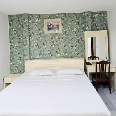 Woodlands Inn
